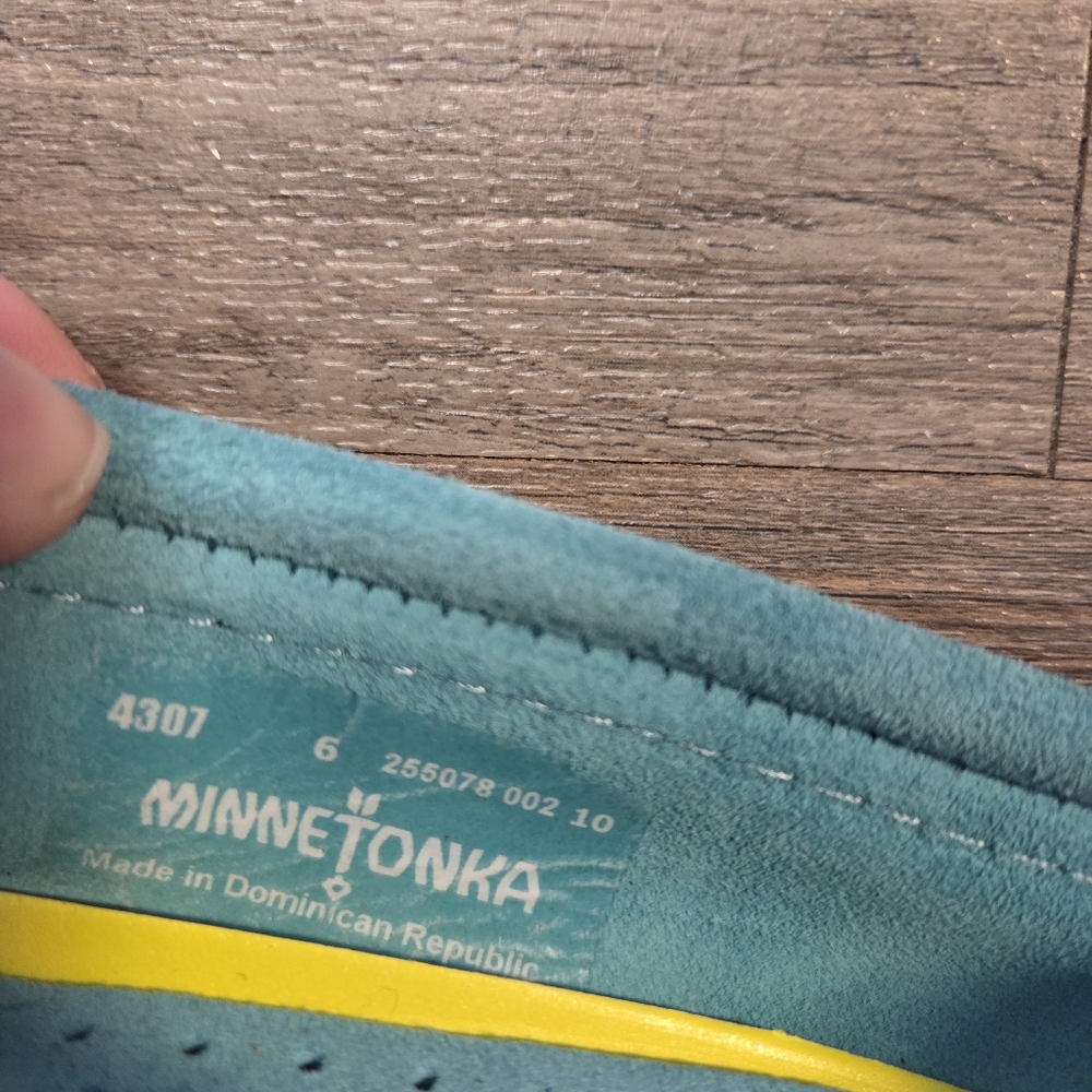 Minnetonka • Teal / Aqua Moccasin Loafers - Picture 4 of 10